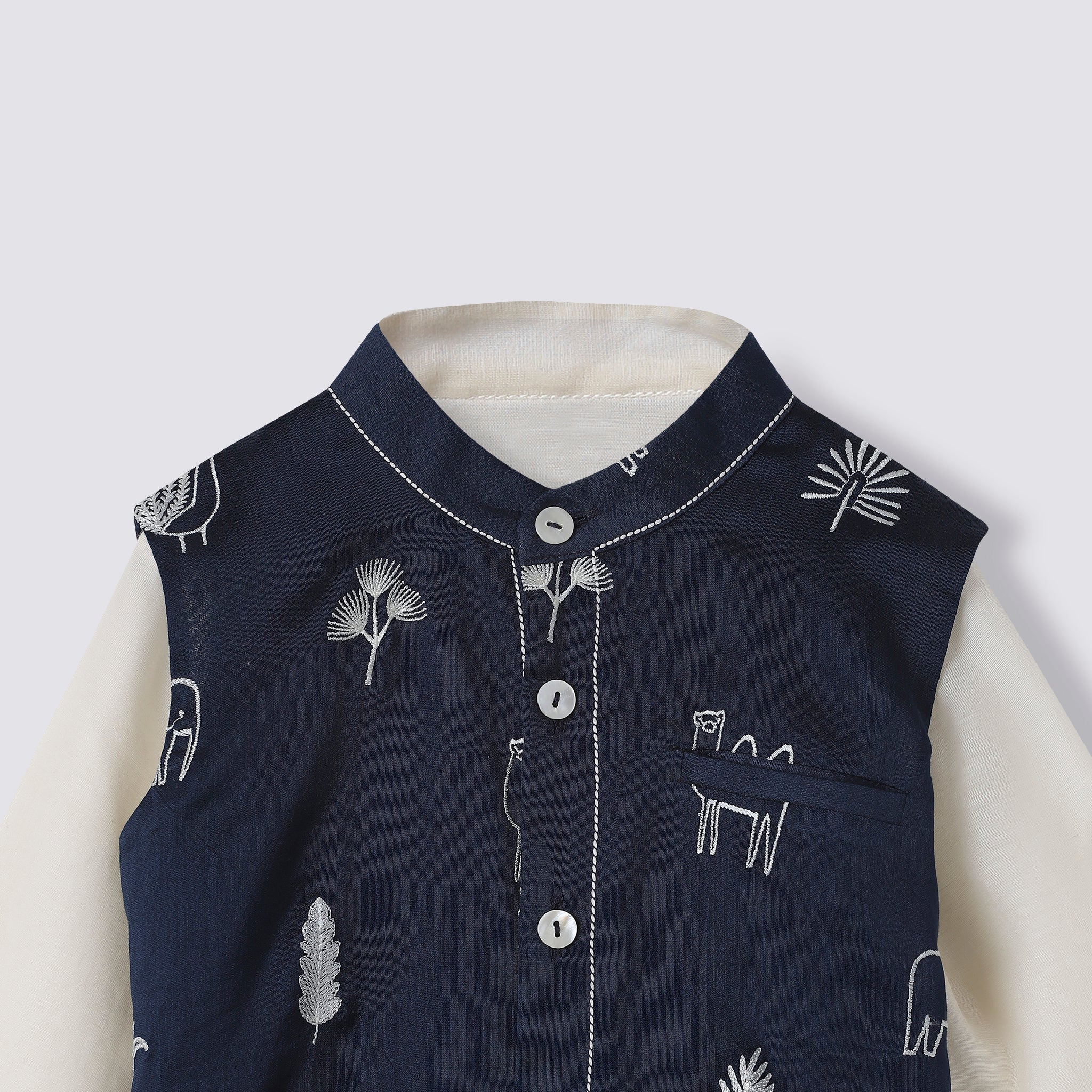 Chanderi Kurta Pyjama & Bandi Set | Embroidered