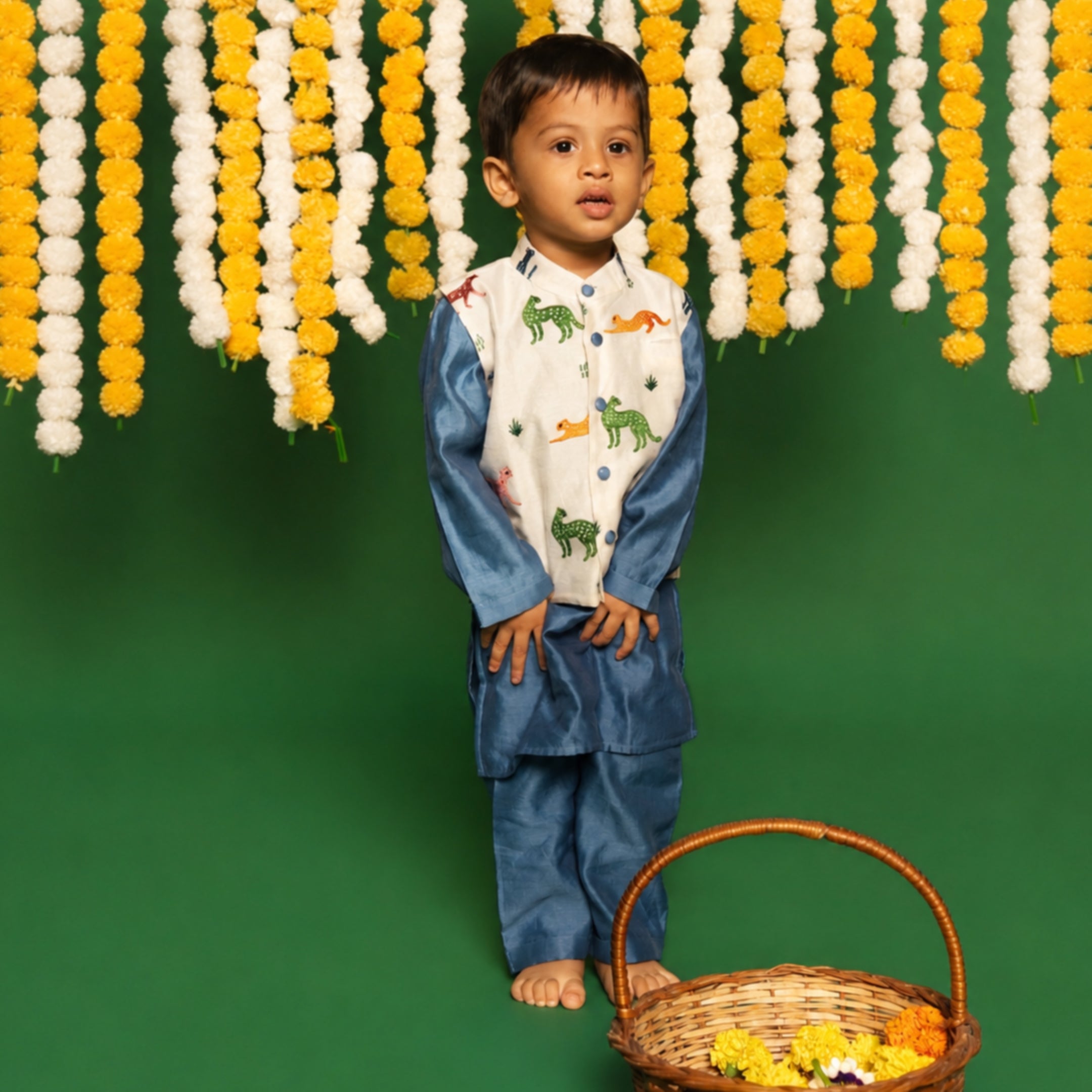 Chanderi Kurta Pyjama & Bandi Set | Embroidered